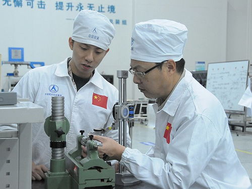 王曙群 为航天器“拧螺丝”的工匠，缔造“太空之吻”的百年初心奋斗者